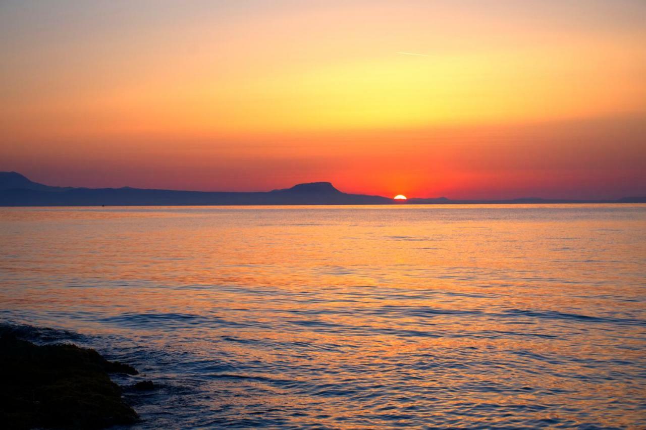 Thalasses Adelianos Kampos Dış mekan fotoğraf